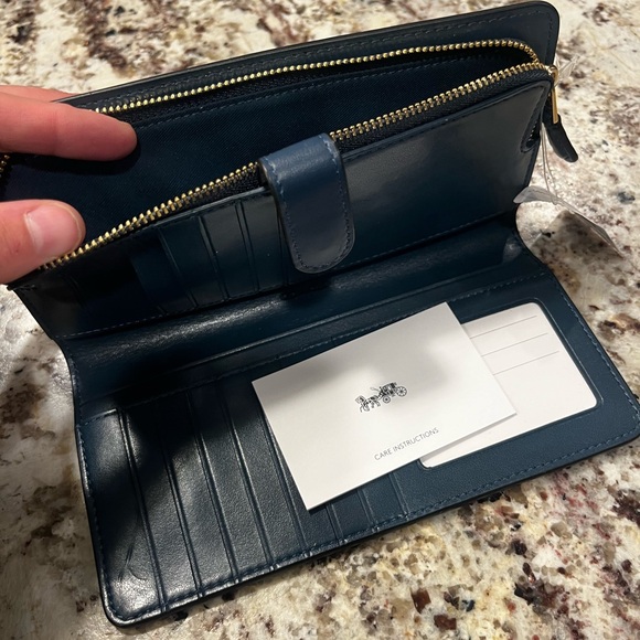 Coach Wallet NWT 58586 - Picture 6 of 6